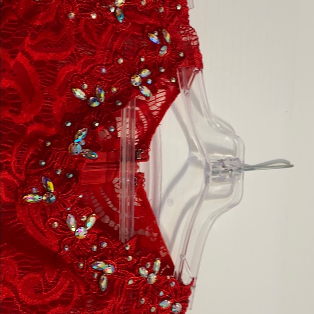 Red dress - Picture 4 of 4